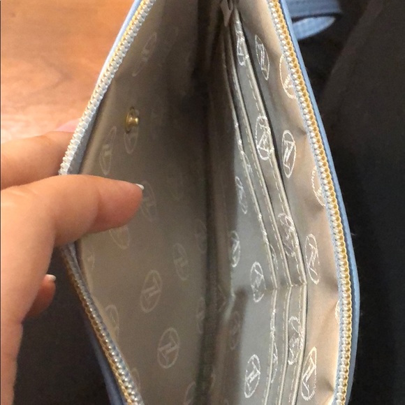 Clutch - Picture 3 of 3